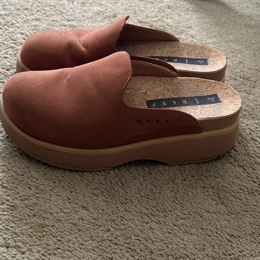 Reef Clogs - Picture 5 of 9